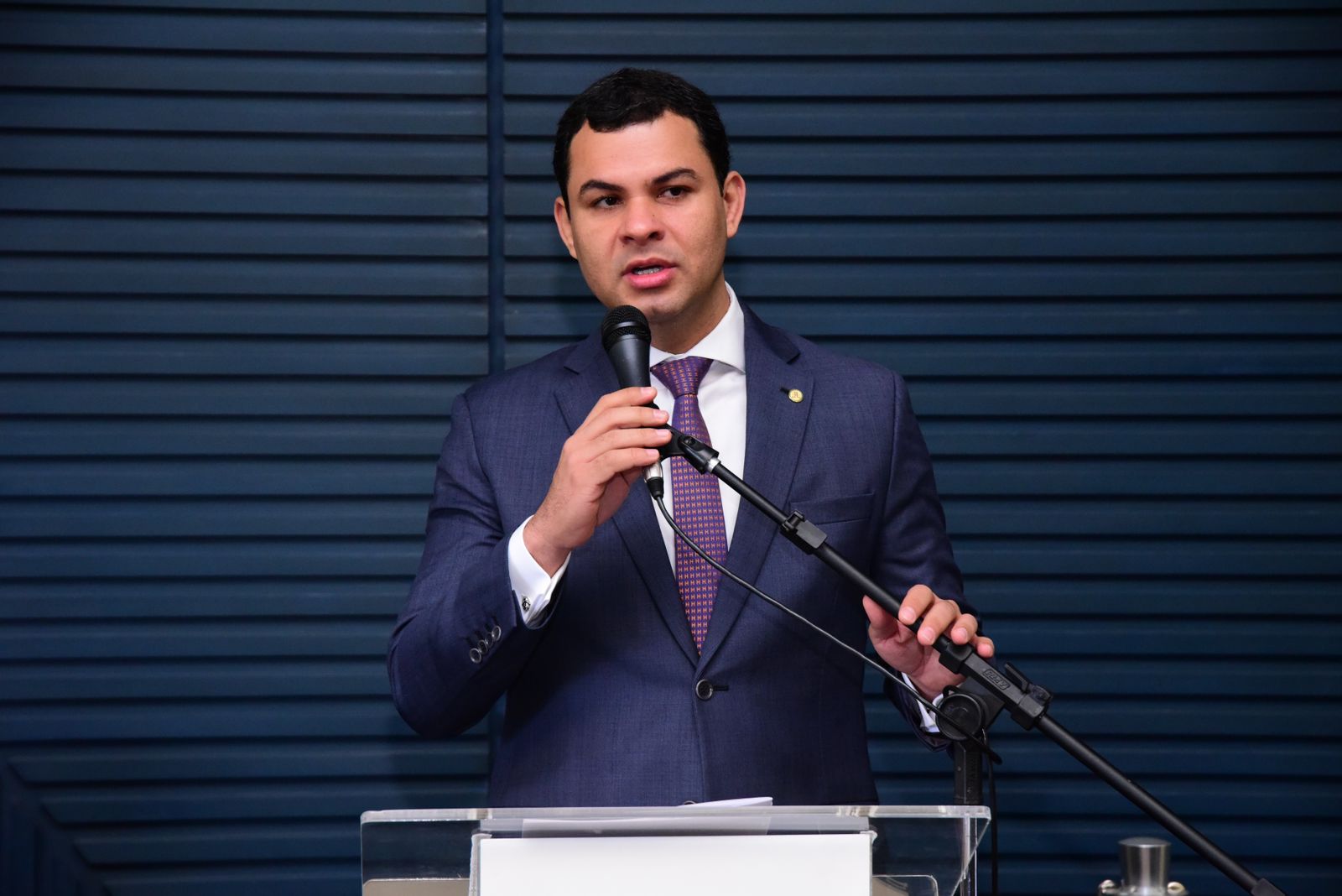 Vianna aprova PL que prevê construção de áreas de lazer para idosos em programas habitacionais