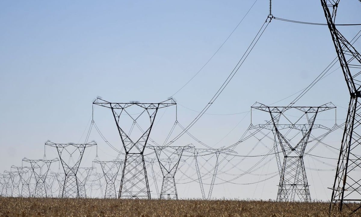 ‘Apagão’ deixa cidades de 25 estados brasileiros sem energia