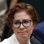 Deputada Carla Zambelli durante evento político antes de ser presa na Itália