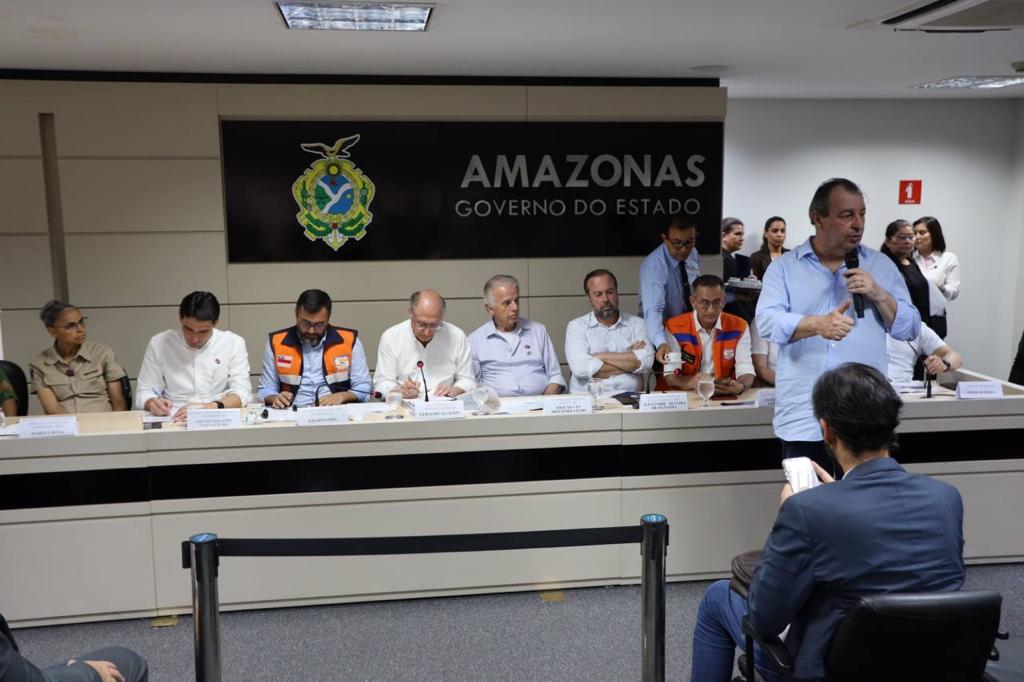 Omar charges Minister Marina on a visit to Manaus: “No one has the right to deprive the Amazon”