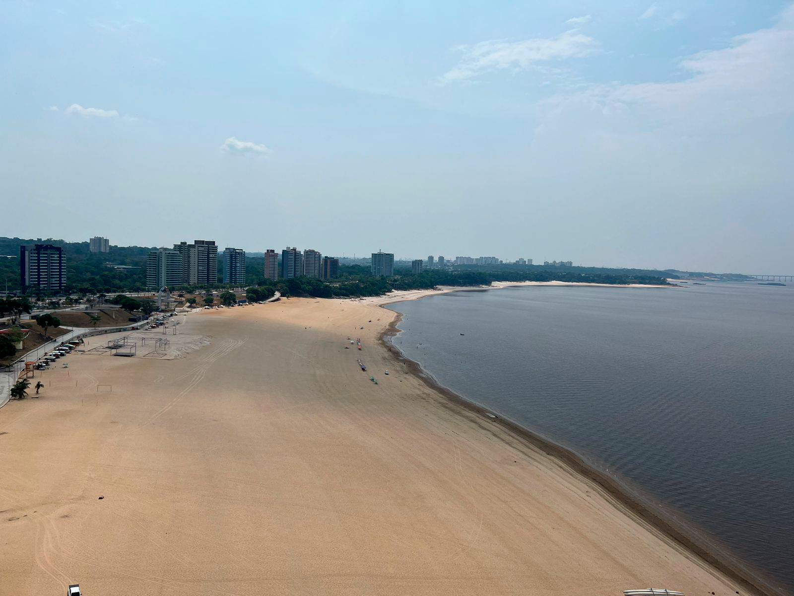 Praia da Ponta Negra é interditada por 90 dias para banhistas, em Manaus