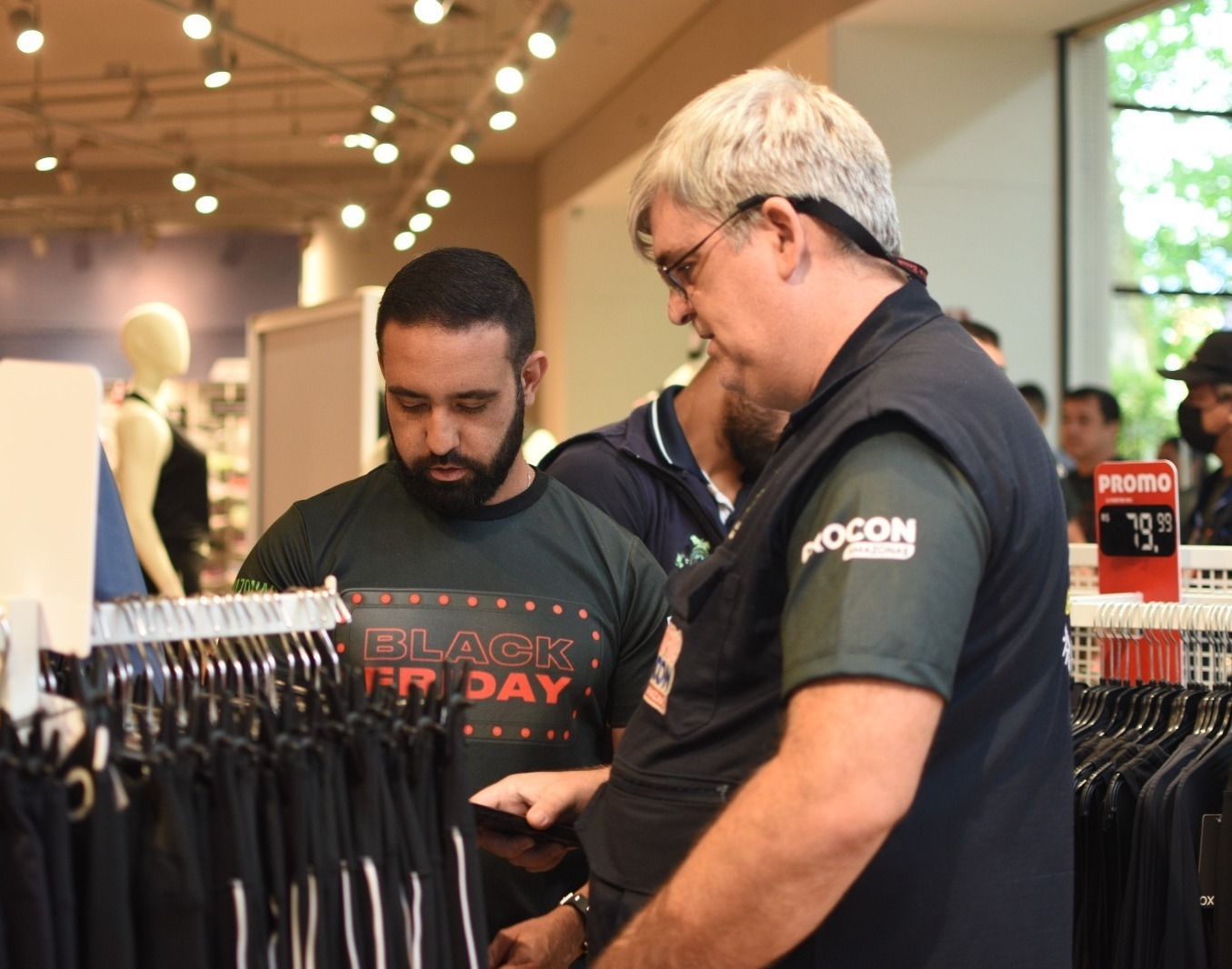 Procon-AM dá dicas para consumidor realizar boas compras na Black Friday
