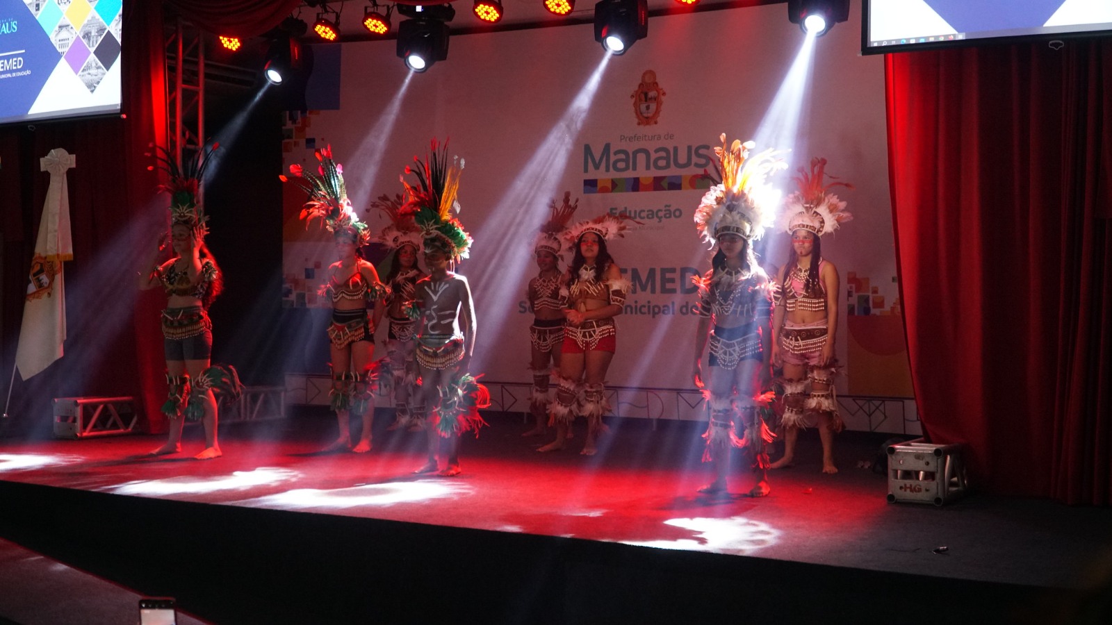 Alunos participam do encerramento do ‘Copa Cultural’ em Manaus