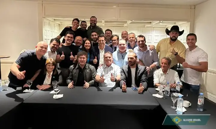 Bolsonaro and allies participate in meeting with Javier Milei, before the inauguration ceremony