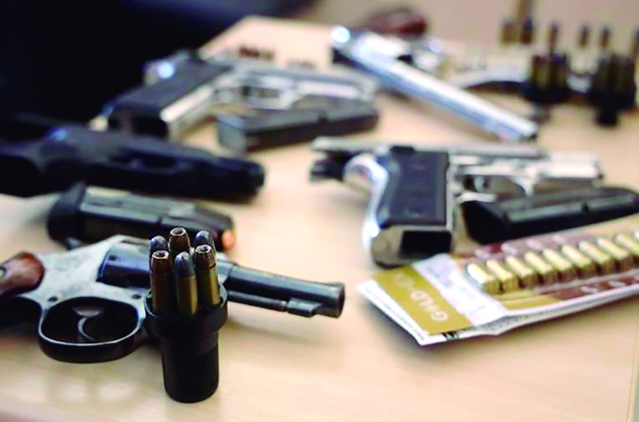 Novos registros de posse de armas caem 74% em 2023