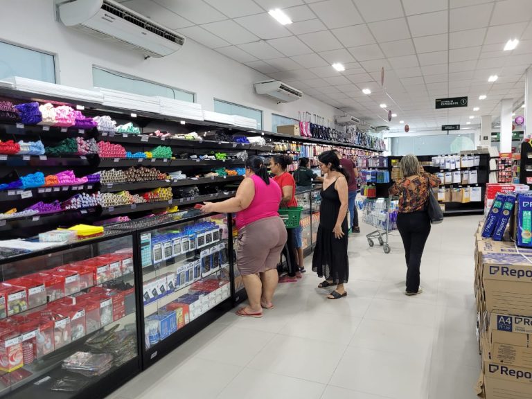 Shopkeepers have positive expectations for sales of school supplies in Manaus