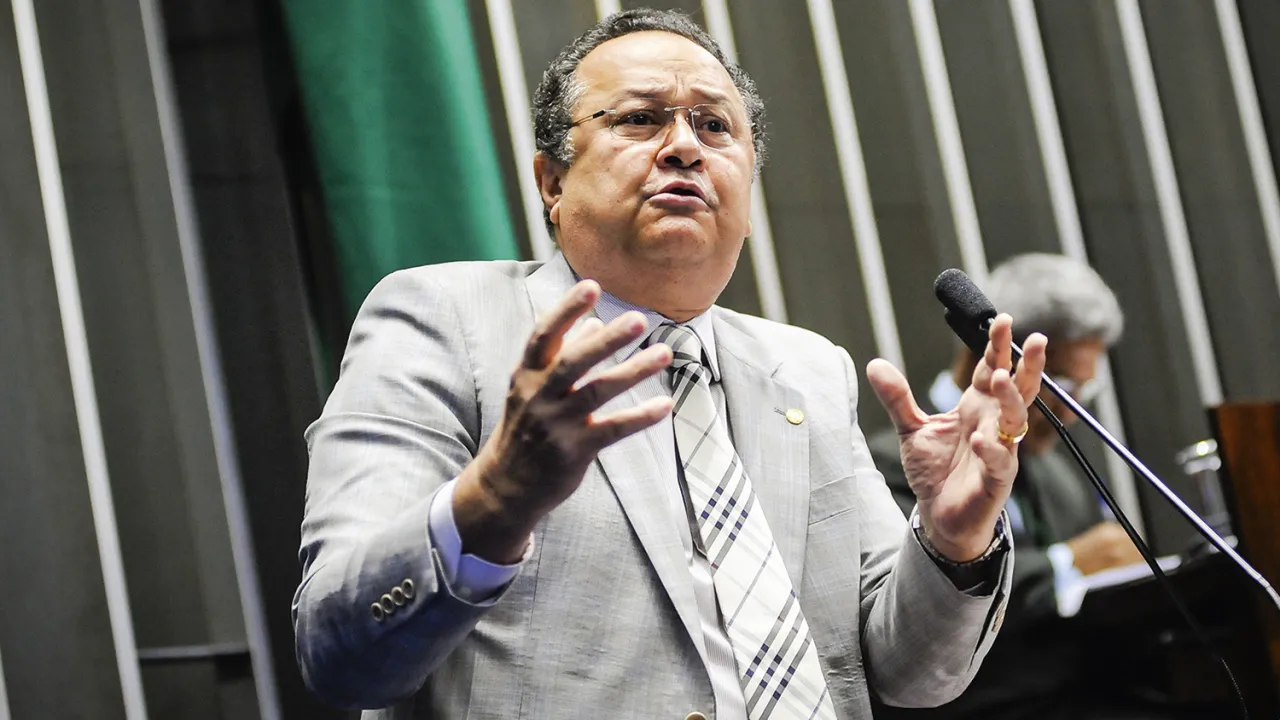 Silas Câmara is removed from office by TRE-AM;  with decision Adail Filho also loses mandate