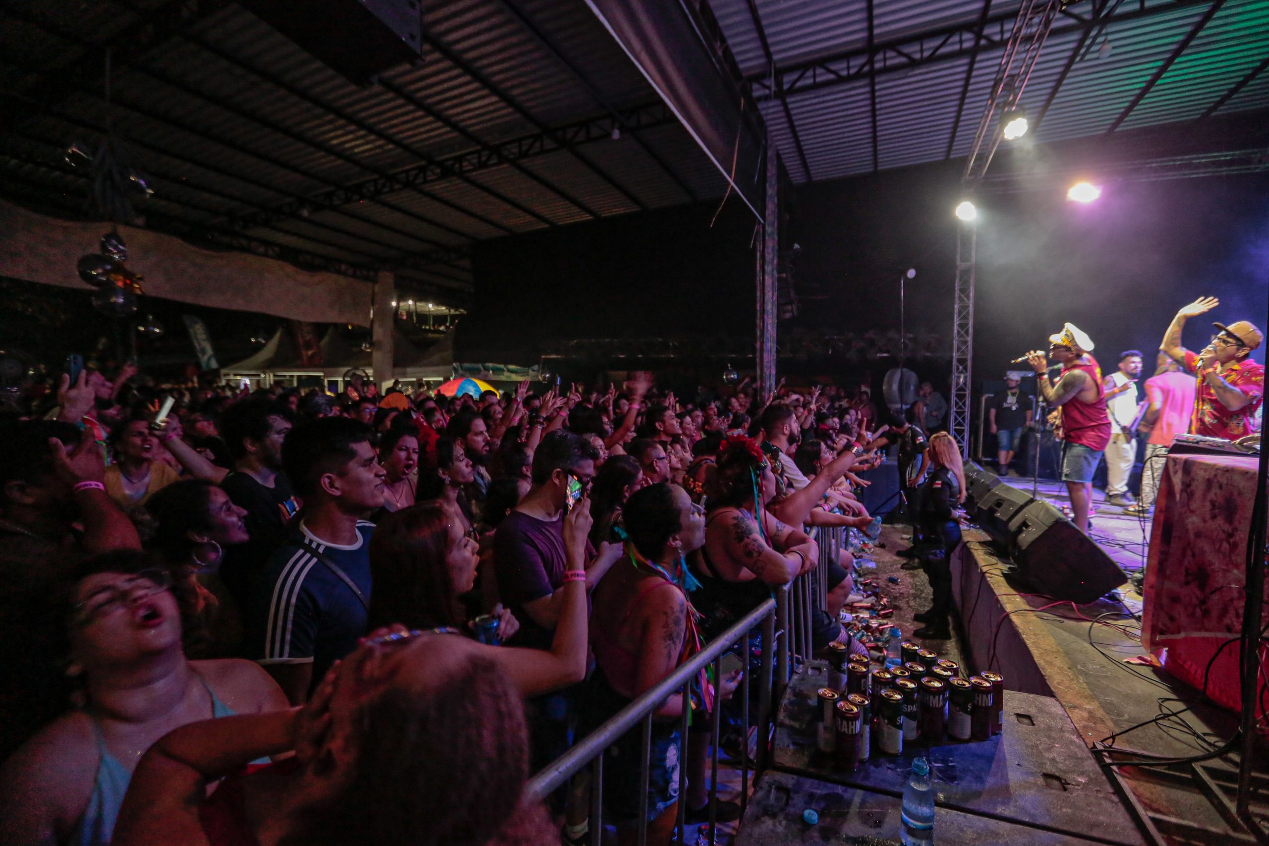 Cauxi Eletrizado presents a show with frevo rhythm repertoire at Manaus Carnival