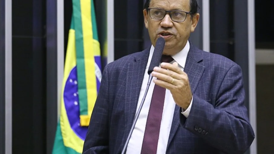 PL deputy says Brazil is experiencing ‘bibliophobia’ and ‘churchphobia’