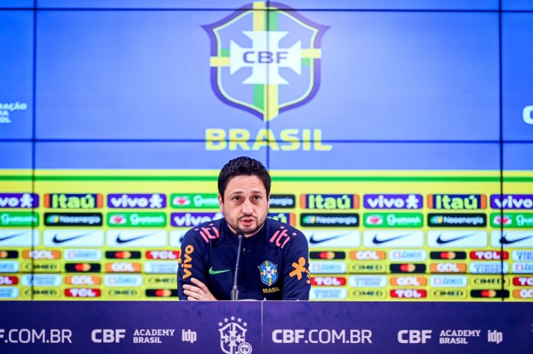 Arthur Elias anuncia convocação da Seleção Brasileira Feminina