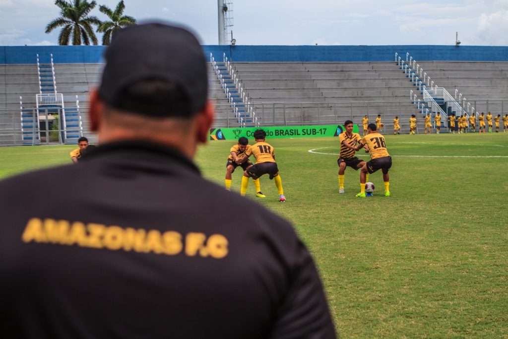 Elenco aurinegro tenta classificação às quartas de final