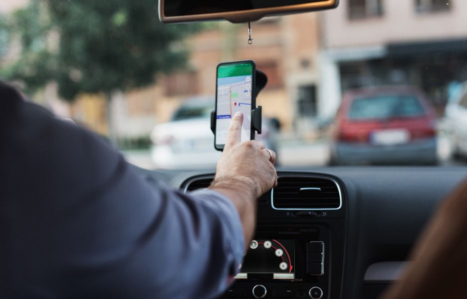 The price of a ride with an app car could increase with regulation, warns lawyer