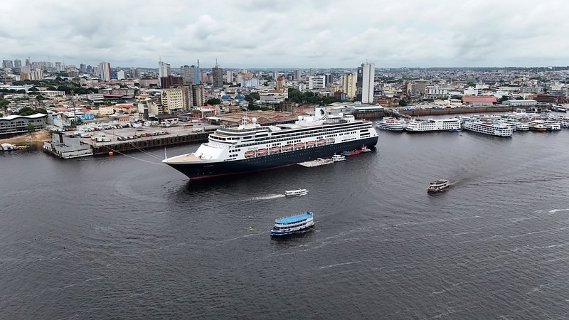 With the injection of R million into the local economy, Manaus receives three transatlantic liners