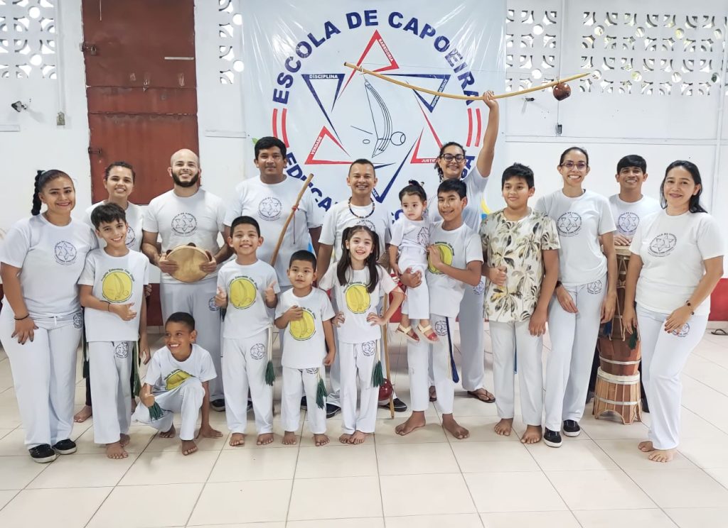 Wellison Batista, o mestre Camaleão, é responsável pelo projeto social