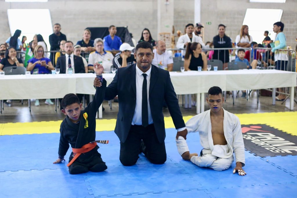 Competição reuniu mais de 160 paratletas nos combates Gi (com kimono) e No-Gi (sem kimono). Foto: Divulgação