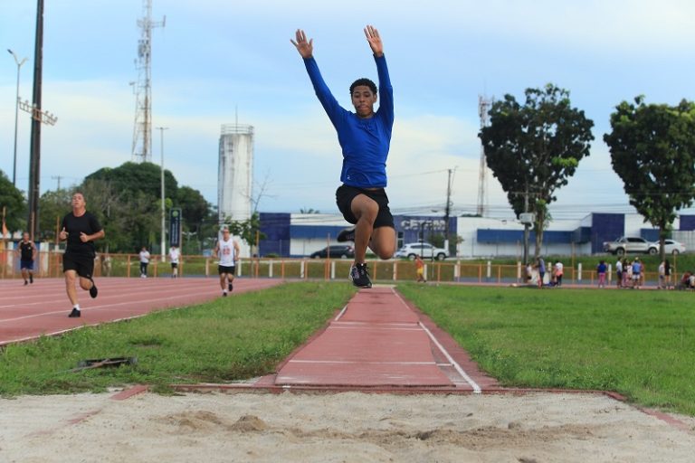 Atleta treina na Vila Olímpica de Manaus