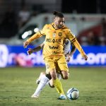 Argentino Diego Torres errou cobrança de pênalti na reta final da partida