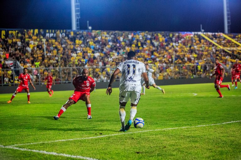 Partida teve bom público no Estádio Carlos Zamith