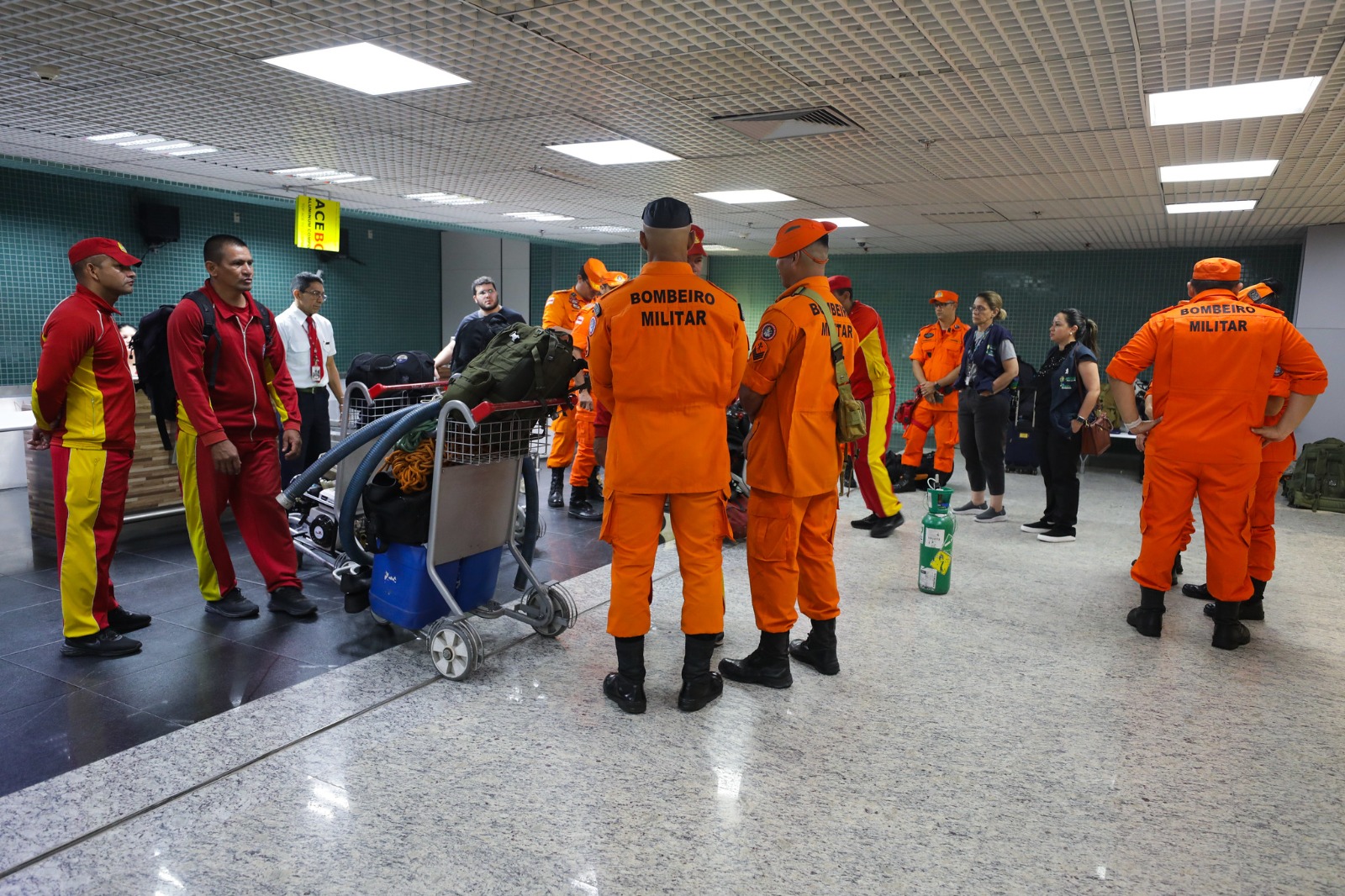 Força-tarefa é enviada para Uarini para atender vítimas de incêndio em barco no AM