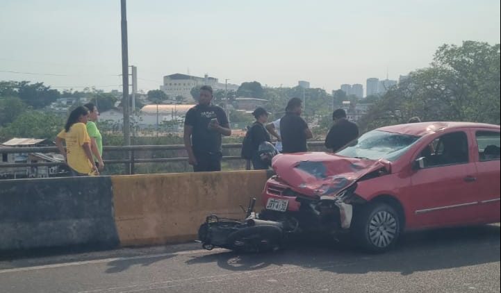 Collision between motorbike and car leaves two dead on Avenida de Manaus