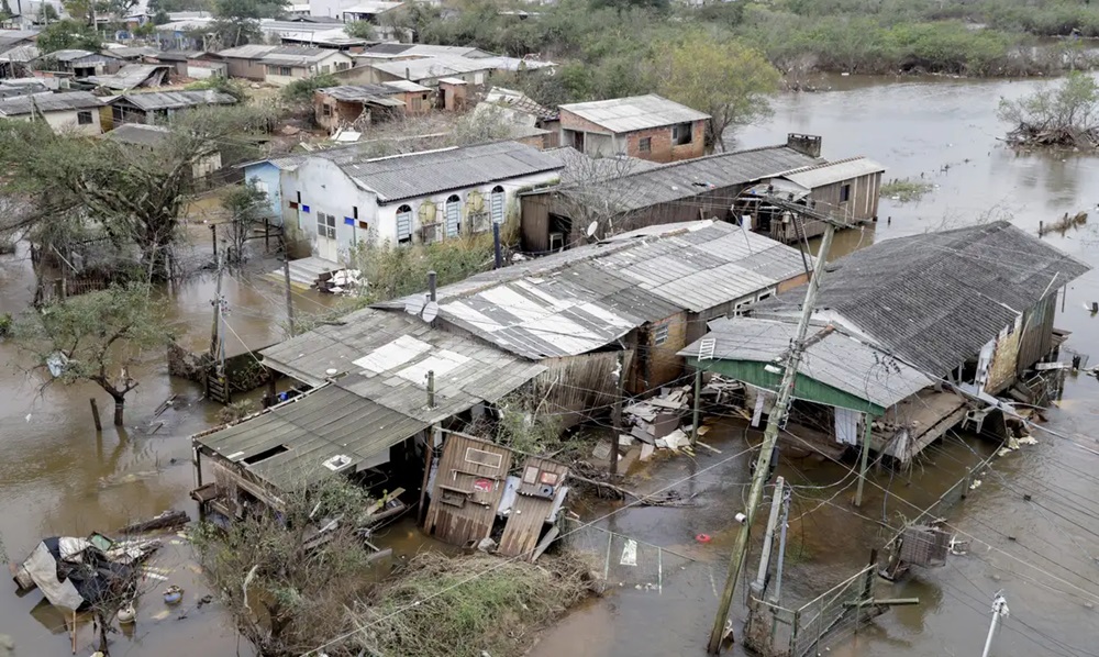 Recursos serão usados na reconstrução do estado, afetado por enchentes.