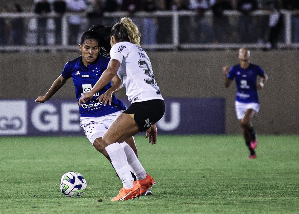 Marília marcou três gols contra o Corinthians na goleada do Cruzeiro sobre o Timão