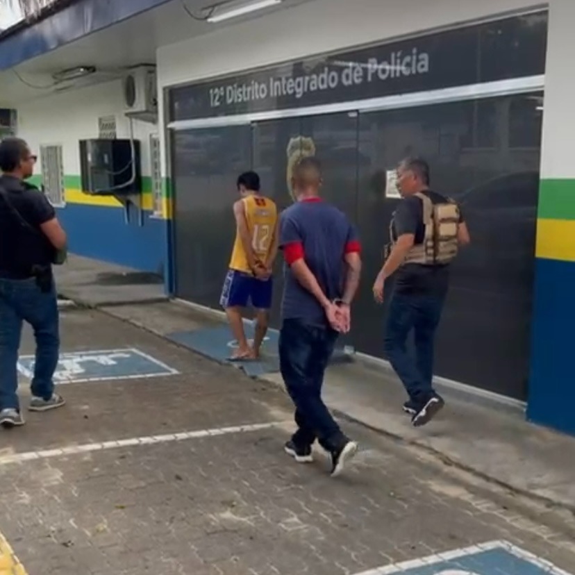 The duo were arrested after posing as clothing and semi-jewelry buyers in Manaus