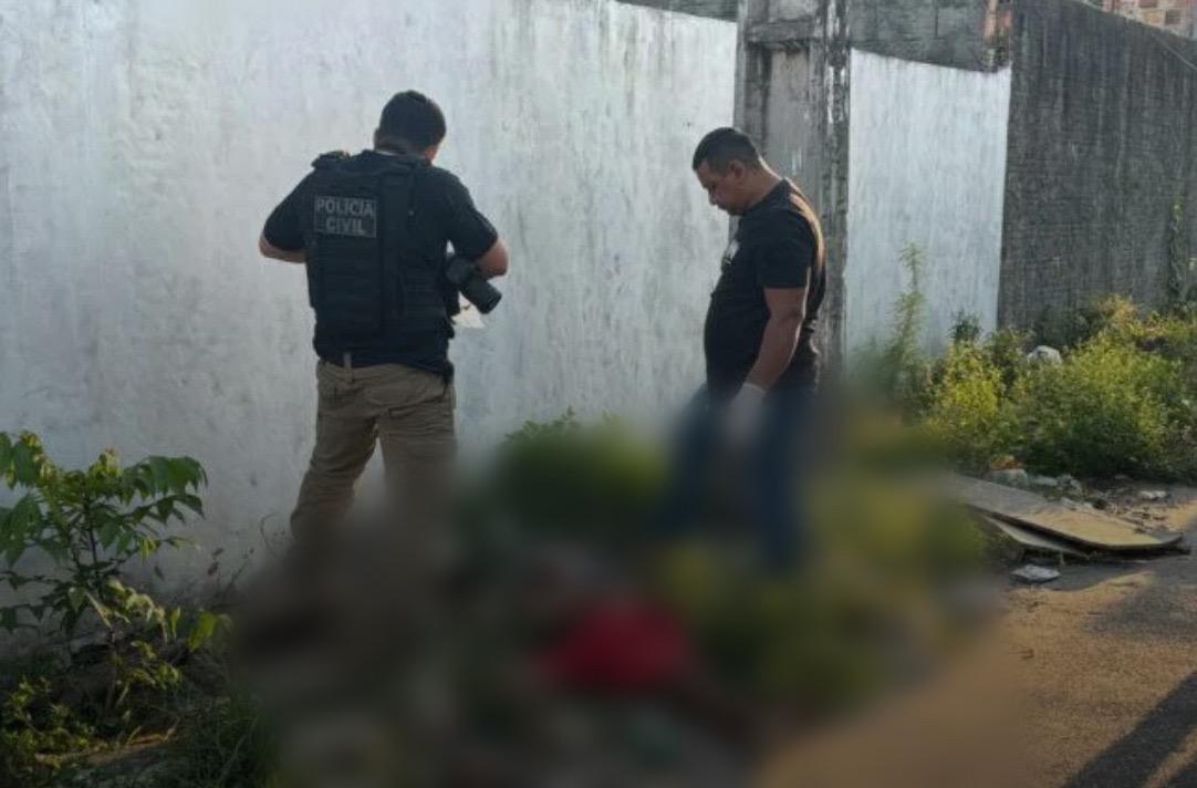 ‘Era safado’, diz recado encontrado perto de corpo com rosto desfigurado em Manaus