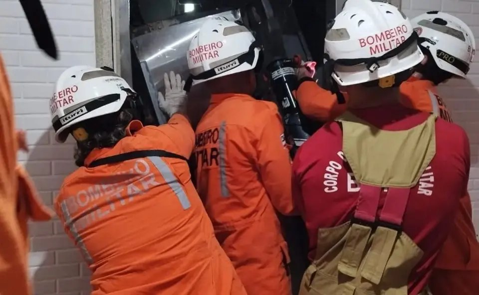 Worker dies after lift falls from 6th floor in luxury building