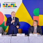 Lula em reunião com ministros para alinhar ações contra aumento do preço dos alimentos (Foto: Divulgação)