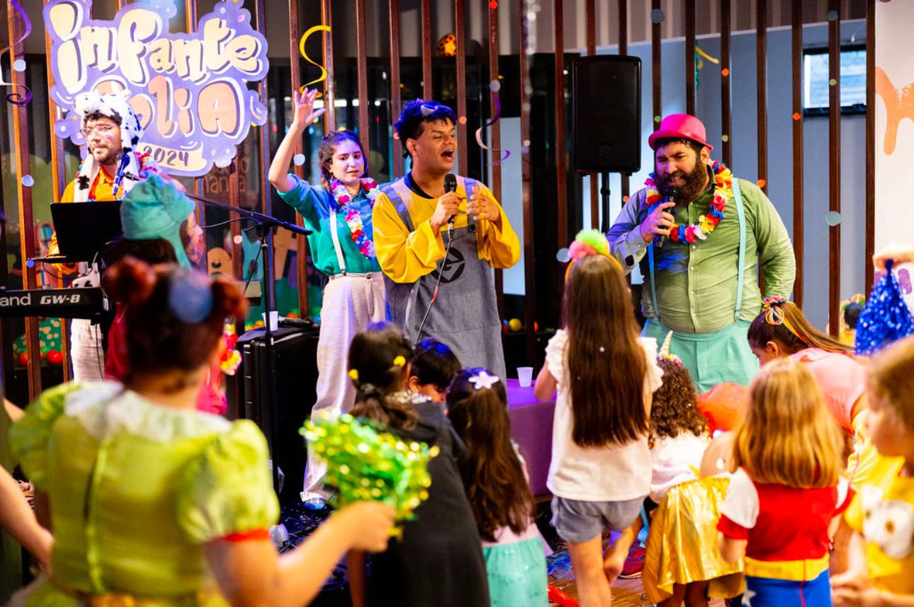 Carnaval Infantil no espaço cultural em Manaus