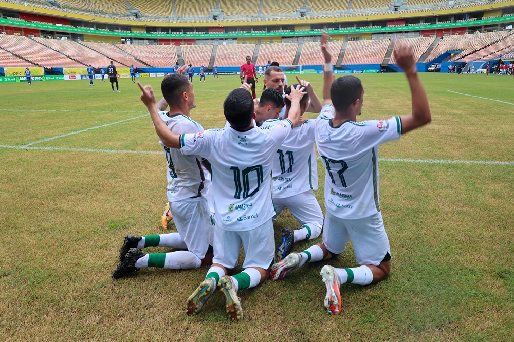 Gavião Real marcou um gol em cada tempo
