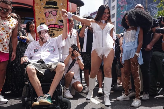 Escritor sofreu agressão