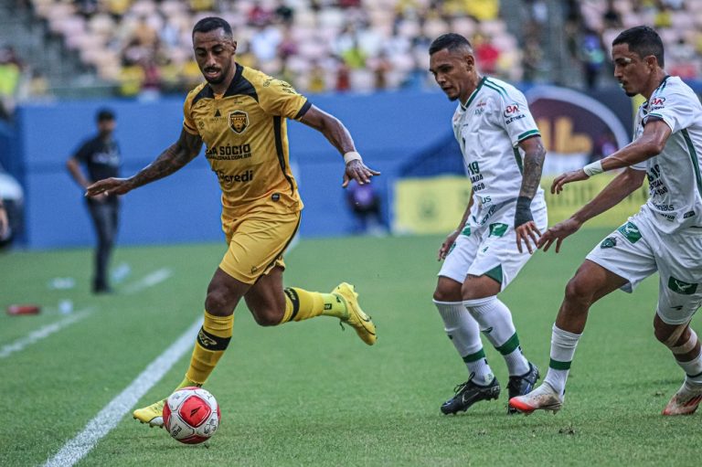 Lateral marcou um dos gols do Amazonas na final do primeiro turno do Barezão