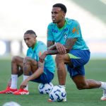 Gabriel Magalhães observa treino da Seleção Brasileira no Bezerrão