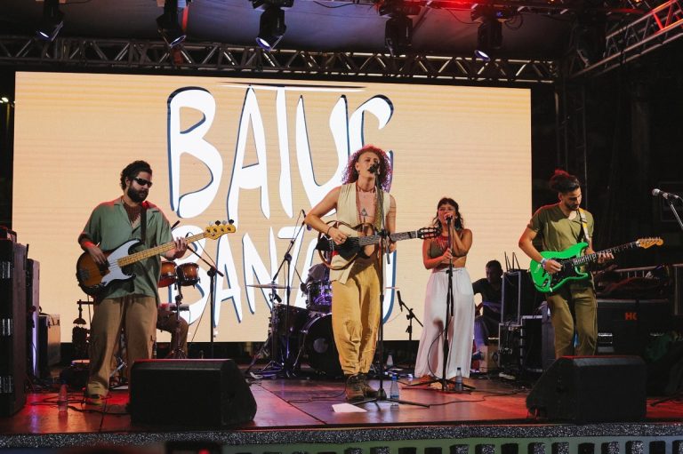 Batuc Banzeiro é uma banda amazonense que navega entre a música popular brasileira e o rock alternativo