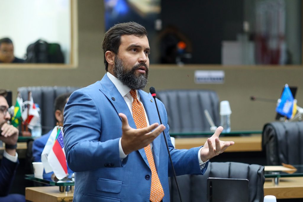 Dr. George Lins cobra revisão de norma da FCecon que dificulta acesso ao diagnóstico de câncer (Foto: Divulgação)