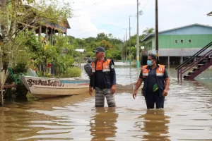 Entrega de ajuda humanitária em município afetado pela cheia no Amazonas (Foto: Divulgação)