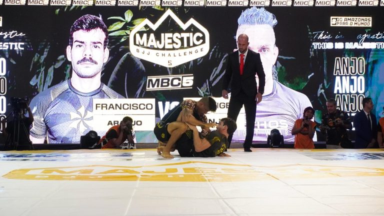 Arcângelo “Anjo” Oliveira (CT Brunocilla) e Francisco Araújo (Ribeiro Jiu-Jitsu) fizeram um dos melhores combates da noite