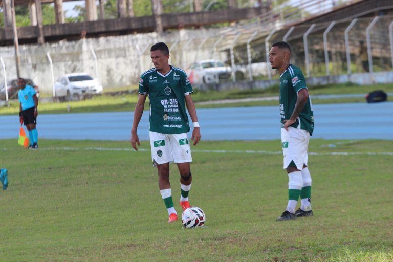 Miliano e Renanzinho no duelo contra o Trem-AP