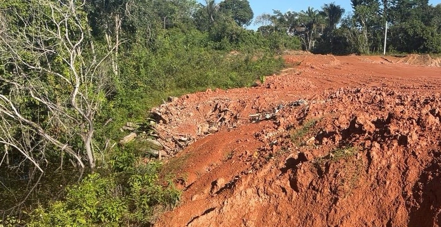Ipaam autua empreendimentos por remoção ilegal de argila no Careiro e embarga 3,5 mil hectares em áreas (Foto: Divulgação)