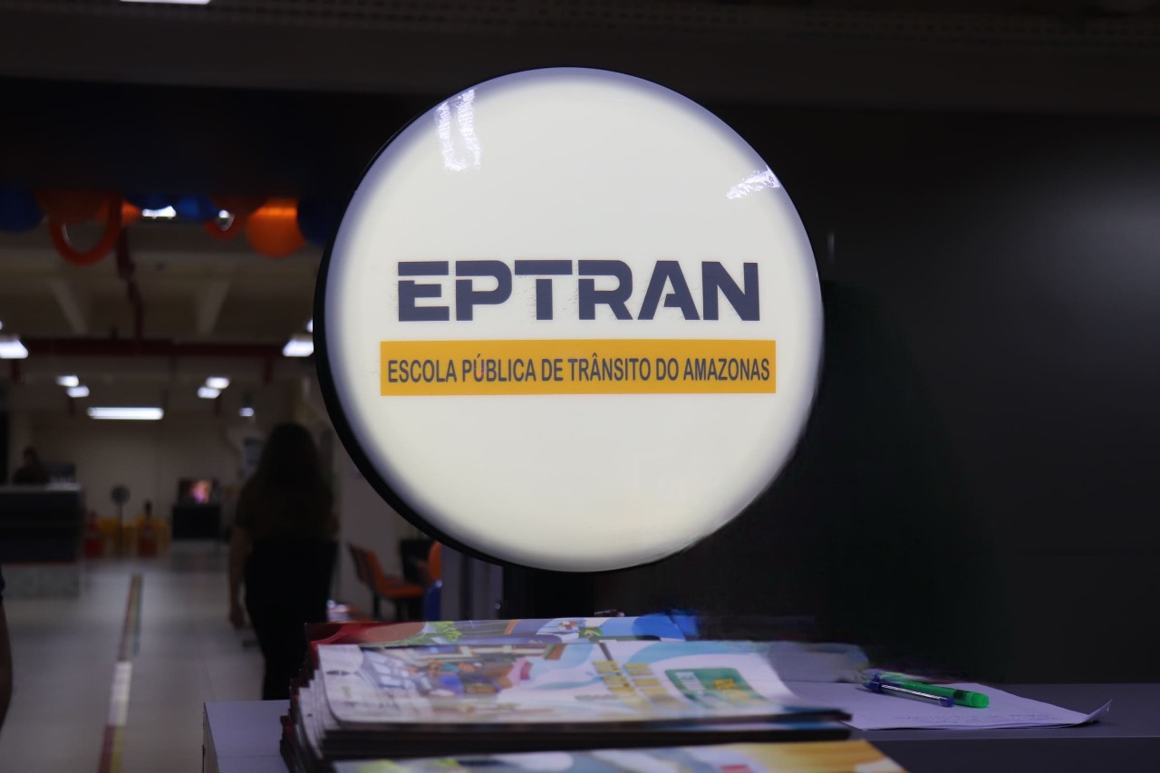 Cartaz informativo do Detran-AM sobre cursos gratuitos em junho
