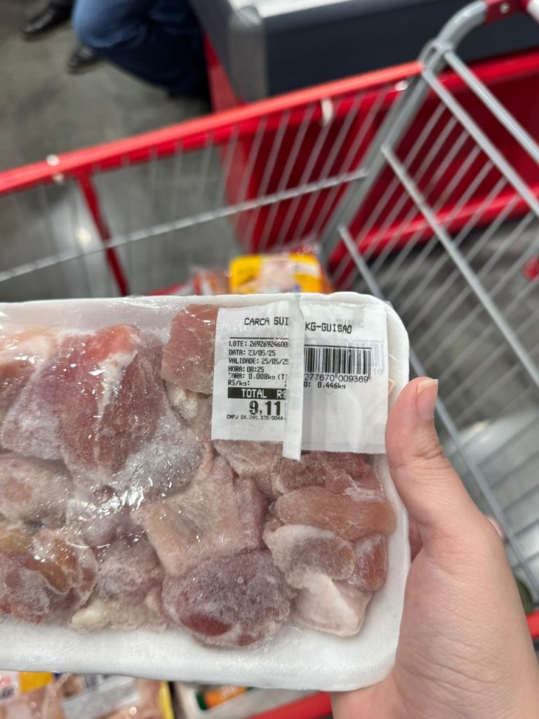 Carne suína com data de validade adulterada
