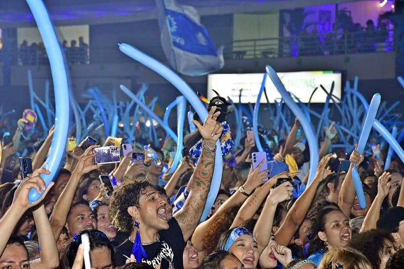 Apresentação do Bar do Boi com homenagem a Arlindo Jr. no Sambódromo de Manaus