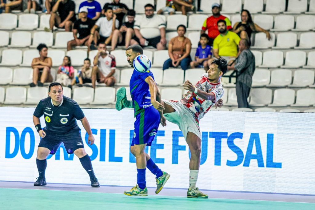 Na partida de ida, os times empataram por 4 a 4