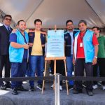 Vice-prefeito Renato Junior e feirantes celebram reinauguração da feira do Nova Cidade em Manaus