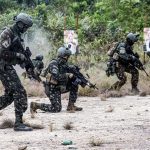 Militares em ação na floresta amazônica durante a Operação Ágata 2025