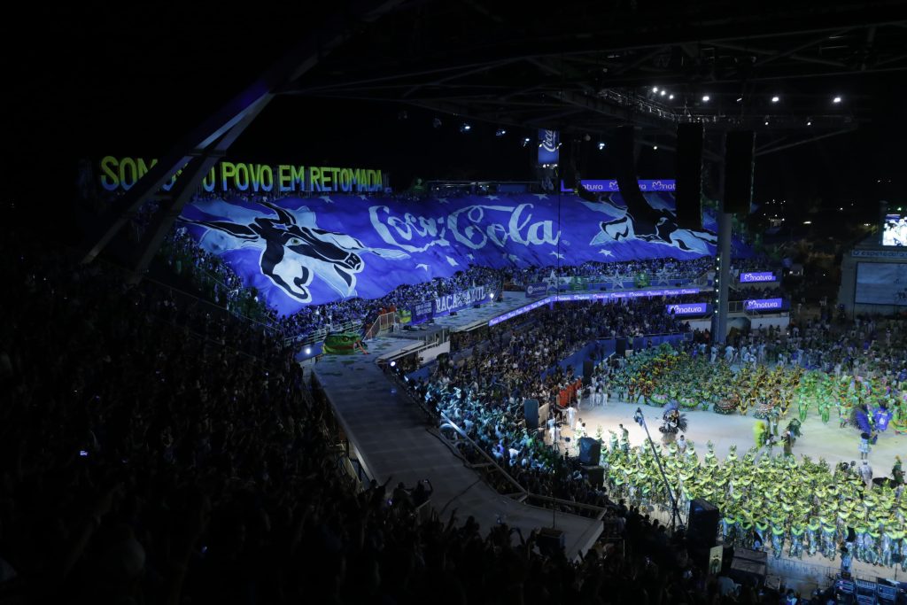 Apresentação do Boi Caprichoso com lenda amazônica no Festival de Parintins 2025