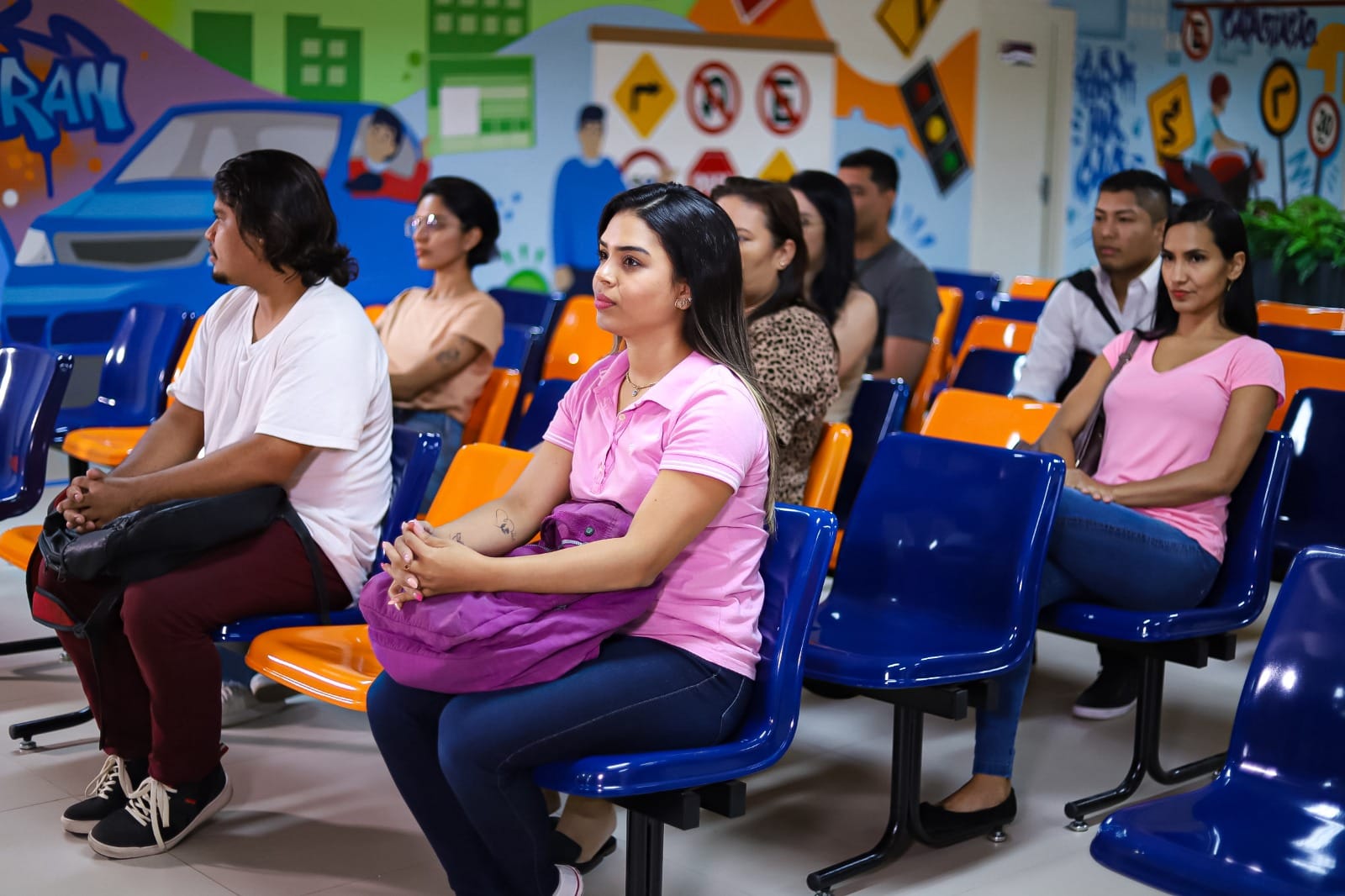 Alunos participando de curso gratuito oferecido pelo Detran-AM em Manaus