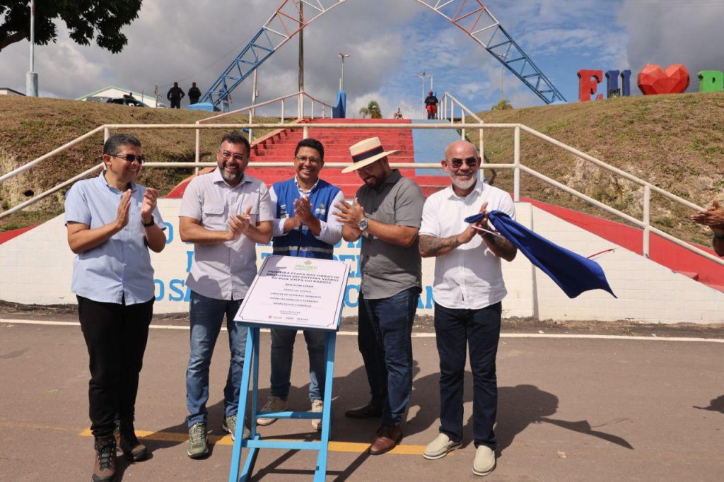 Governador Wilson Lima entrega estádio e obras de pavimentação em Boa Vista do Ramos